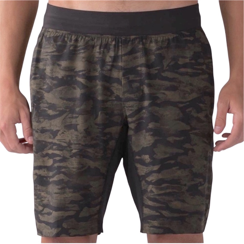 lululemon T.H.E. Short Linerless 9” Performance Shorts Sz Small Black Green Camo